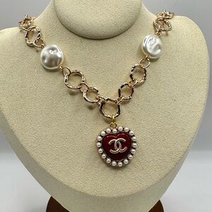 *** SOLD *** 
Chic Gold and Red Heart Pendant Necklace